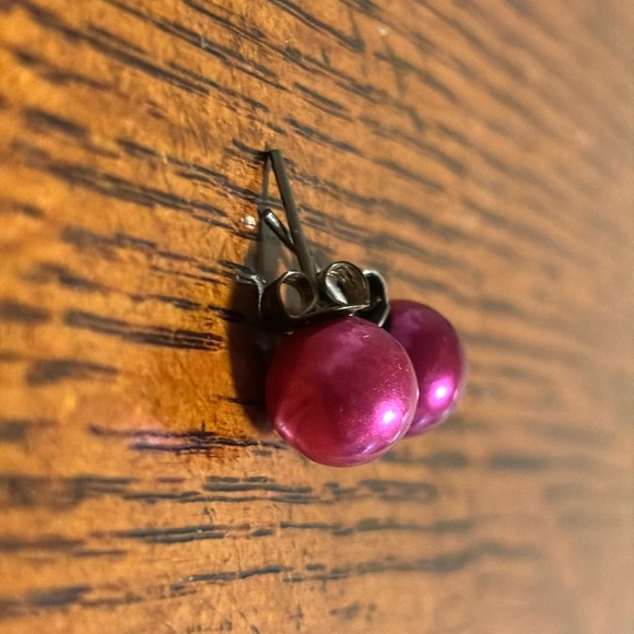 Shiny Pink Faux Pearl - Picture 2 of 3